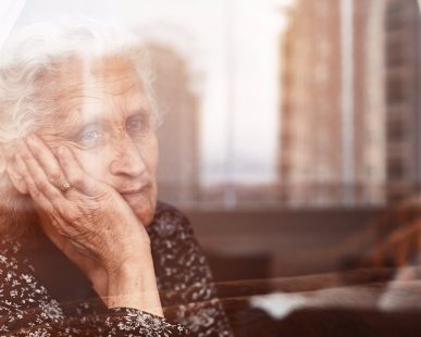 La soledad no deseada en las personas mayores